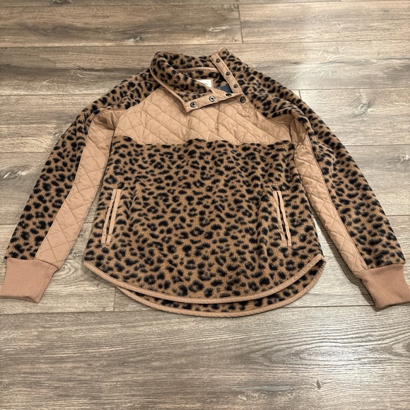 Abercrombie & Fitch Sweaters - Abercrombie & Fitch Leopard Print Fleece Pullover- BRAND NEW